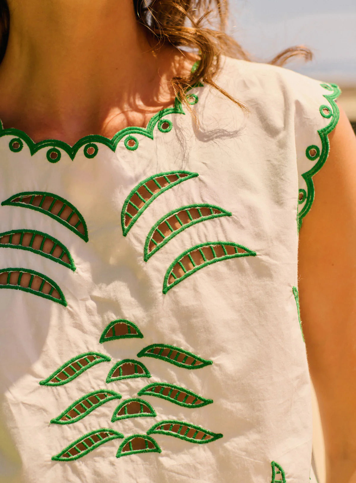 Linnea™ – Broderat Tvådelat Set