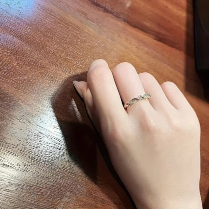 Tvinnad Elegans Ring | Tillsammans mot Bröstcancer
