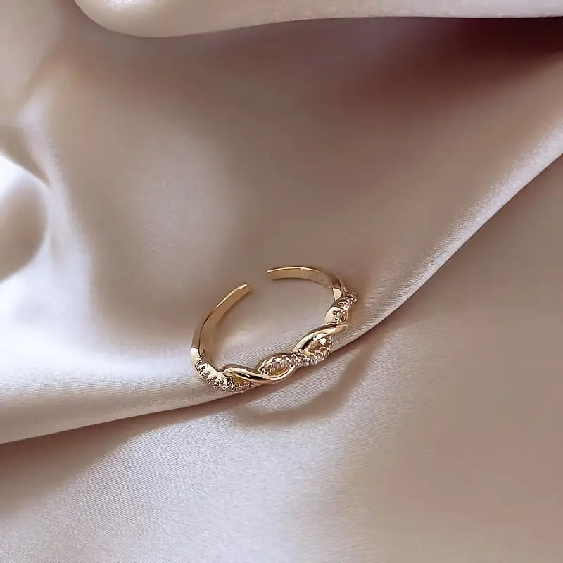 Tvinnad Elegans Ring | Tillsammans mot Bröstcancer
